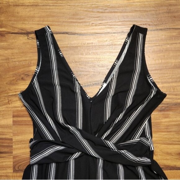 Candie's Black & White Striped Twist Jumpsuit Size Small - Picture 5 of 5
